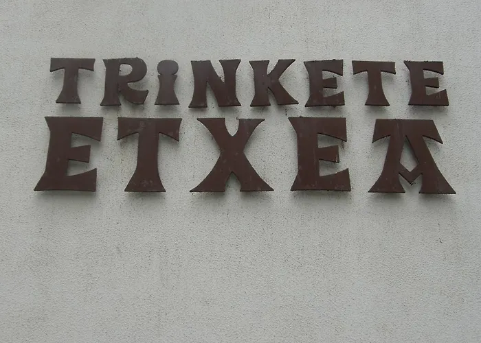 بيت شباب Trinkete Etxea ليكيتيو